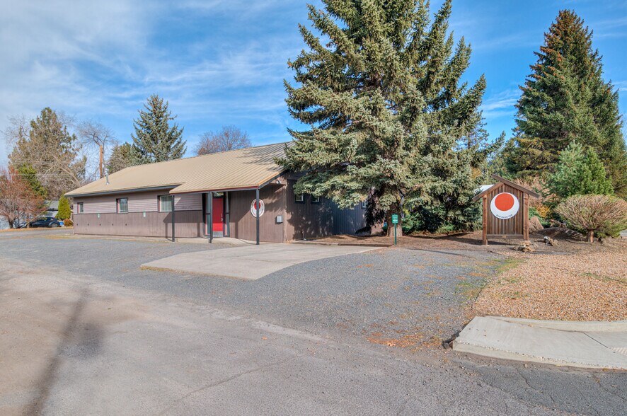 Primary Photo Of 502 NE Revere Ave, Bend Specialty For Sale