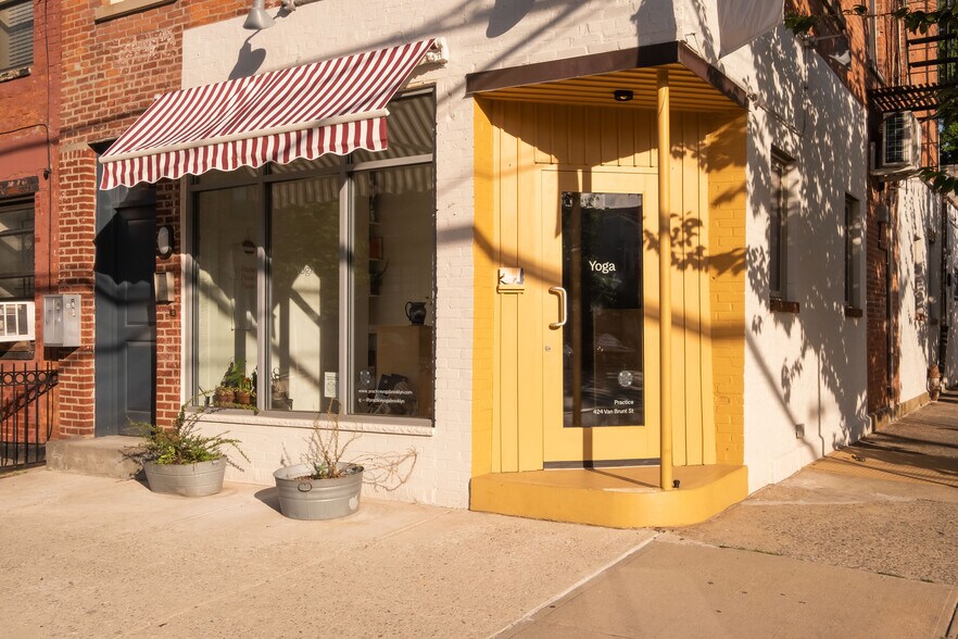 Primary Photo Of 424 Van Brunt St, Brooklyn Storefront Retail Residential For Lease