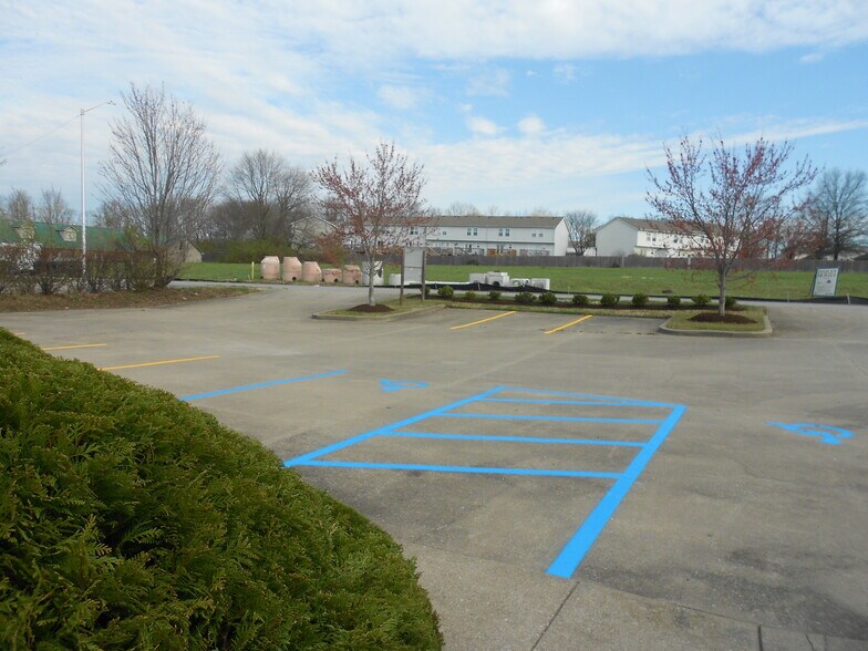 More Photos Of 31 Wichita Dr, Nicholasville Office For Sale
