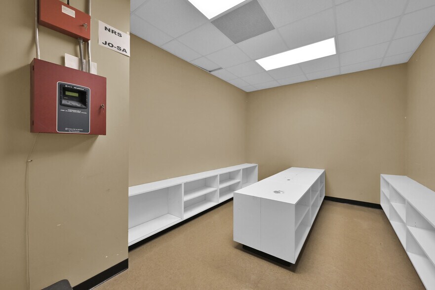 More Photos Of 1126 Rayford Rd, Spring Medical For Sale