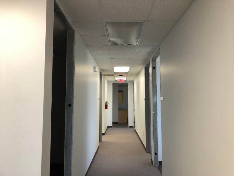 More Photos Of 3029 S Sherwood Forest Blvd, Baton Rouge Loft Creative Space For Lease