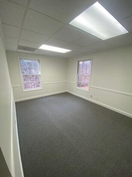 More Photos Of 419 E Crossville Rd, Roswell Medical For Lease