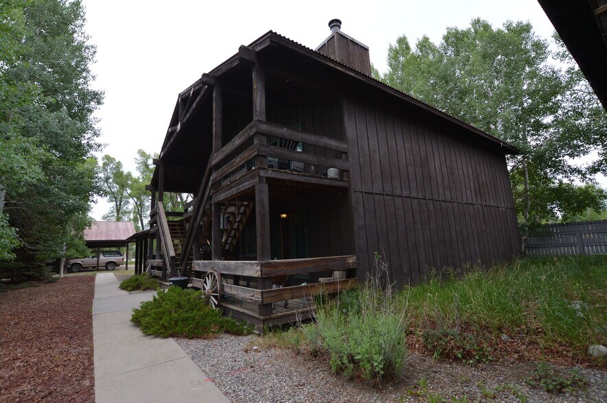 More Photos Of 1412 W Gunnison Ave, Gunnison Apartments For Sale