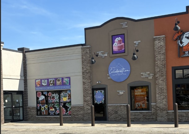 Primary Photo Of 133-137 W Main St, Little Chute Storefront For Lease