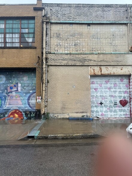 More Photos Of 481-487 S Main St, Memphis Service For Sale