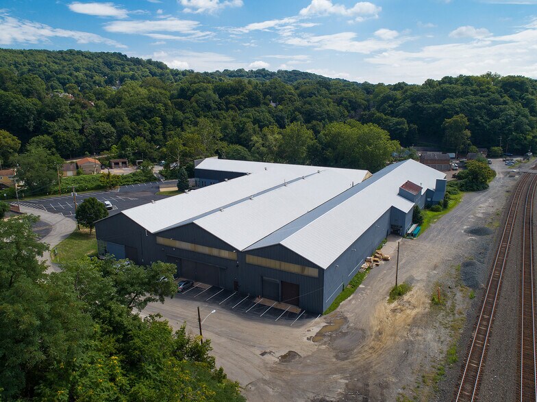 More Photos Of 1 Herron Ave, Emsworth Warehouse For Lease