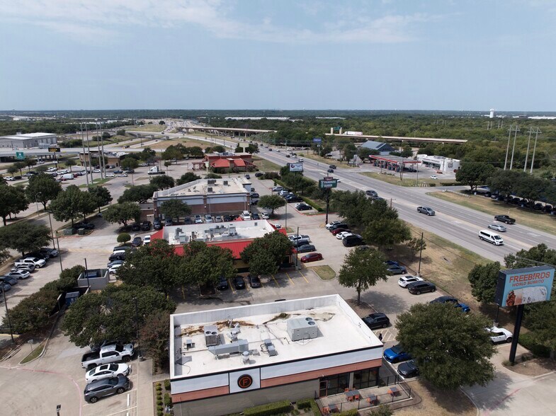 More Photos Of 1505 William D Tate Ave, Grapevine Restaurant For Sale
