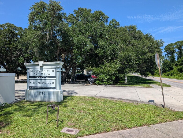More Photos Of 1710 36th St, Vero Beach Medical For Sale