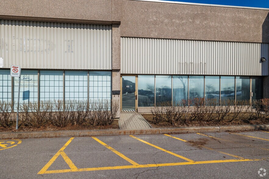 More Photos Of 6325-6475 Boul des Grandes-Prairies, Montréal Unknown For Lease