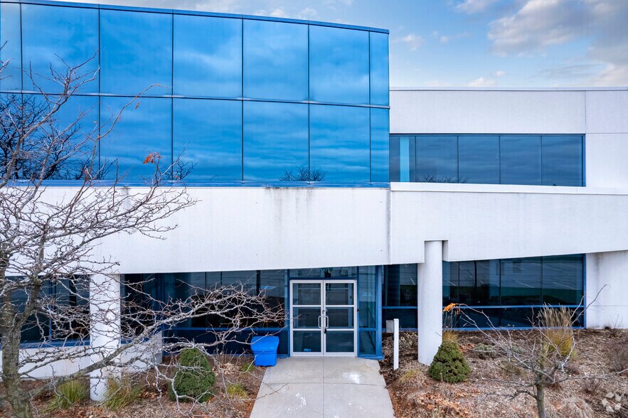 More Photos Of 6701 Financial Dr, Mississauga Warehouse For Lease