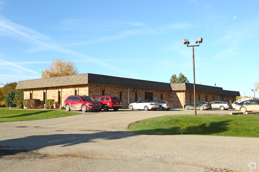 More Photos Of 3075 E Grand River Ave, Howell Office For Lease