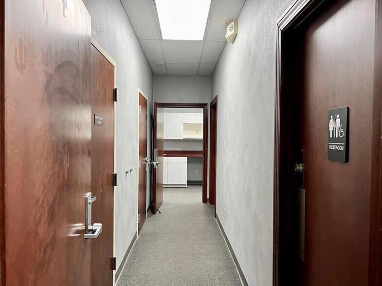 More Photos Of 2 Bronze Pointe, Swansea Office For Sale