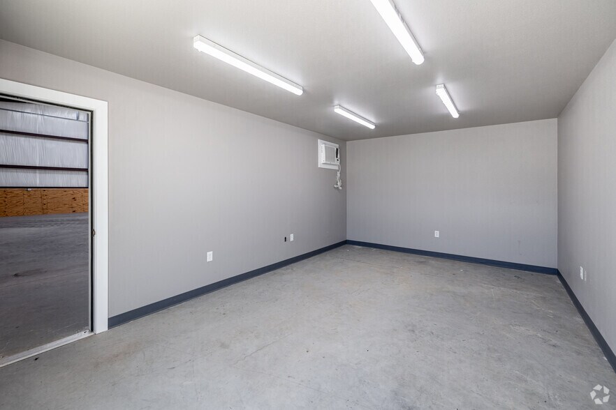 More Photos Of 4580 J D Mouser Pky, Alvarado Unknown For Lease