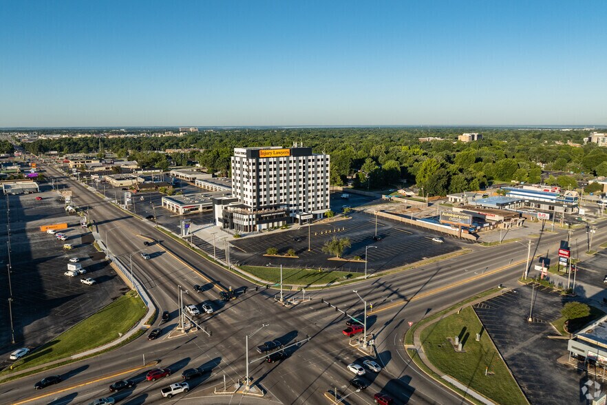 More Photos Of 1736 E Sunshine St, Springfield Office For Lease