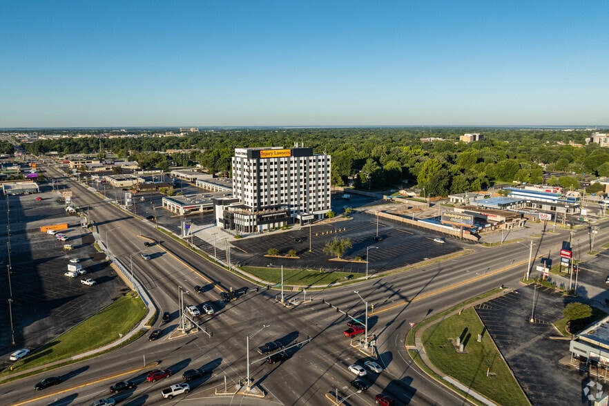 More Photos Of 1736 E Sunshine St, Springfield Office For Lease