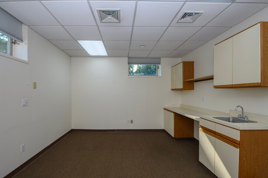 More Photos Of 213 Chestnut St, Nutley Office For Sale