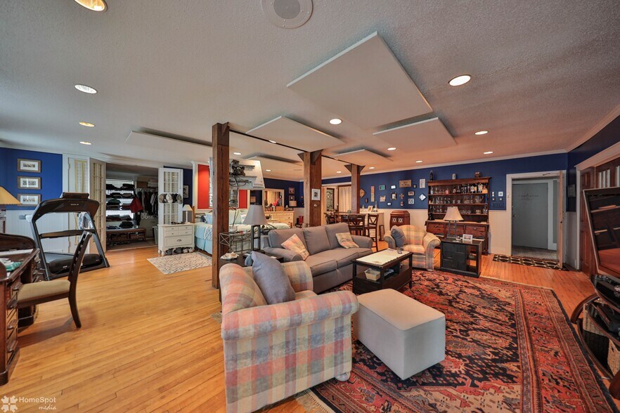 More Photos Of 2468 Route 390, Canadensis Hospitality For Sale