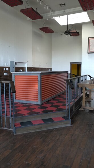 More Photos Of 907 Main St, Clarkdale General Retail For Lease