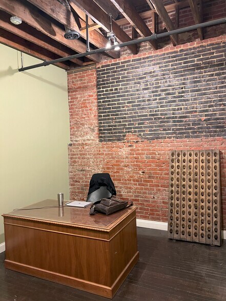 More Photos Of 247 Broad St, Kingsport Loft Creative Space For Sale