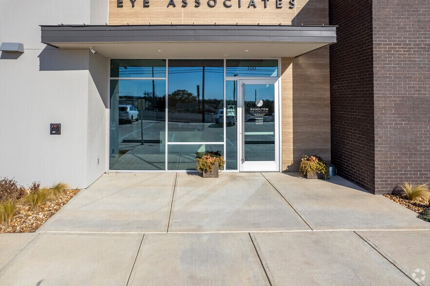 More Photos Of 15550 RR 620, Austin Medical For Lease