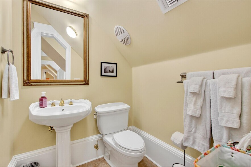 More Photos Of 1611 Glenn Swetman St, Biloxi Specialty For Sale