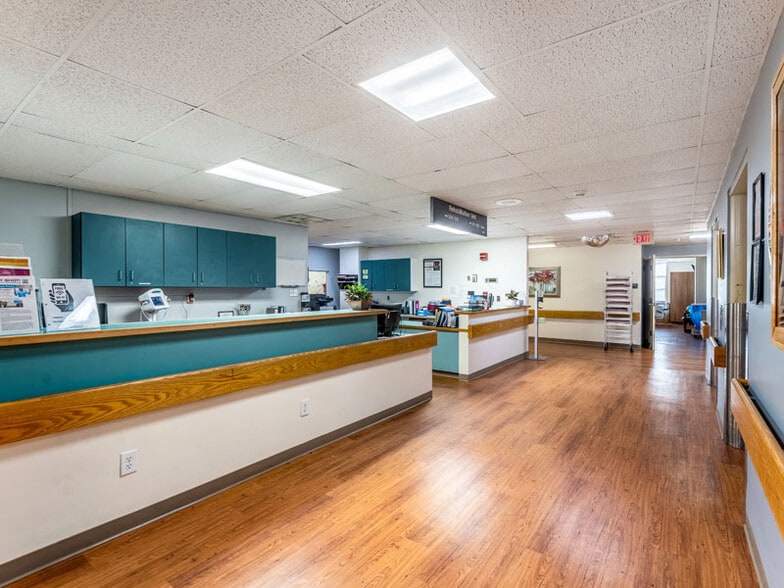 More Photos Of 116 Eddie Dowling Hwy, North Smithfield Hospital For Sale