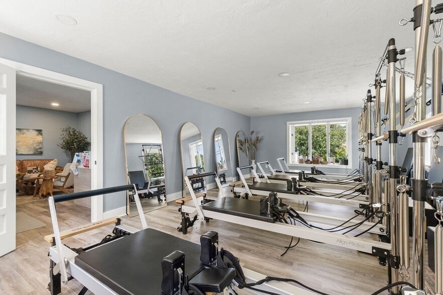 More Photos Of 258 Edgartown Vineyard Haven Rd, Edgartown Medical For Sale