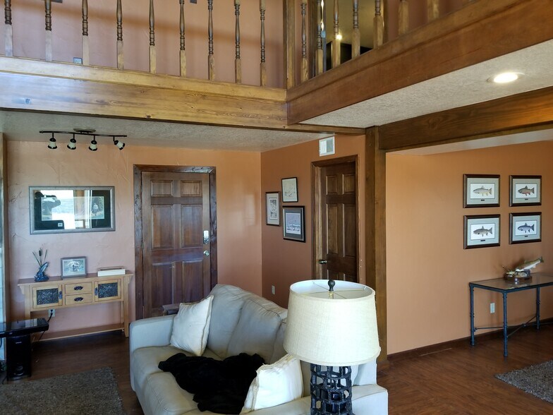 More Photos Of 1 Stevenson Rd, Laramie Specialty For Lease