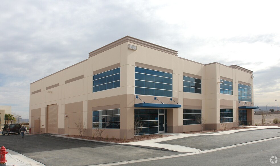 More Photos Of 1859-1863 Whitney Mesa Dr, Henderson Flex For Sale