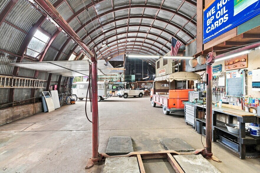 More Photos Of 119 Dewey St, Pacific Grove Auto Repair For Sale