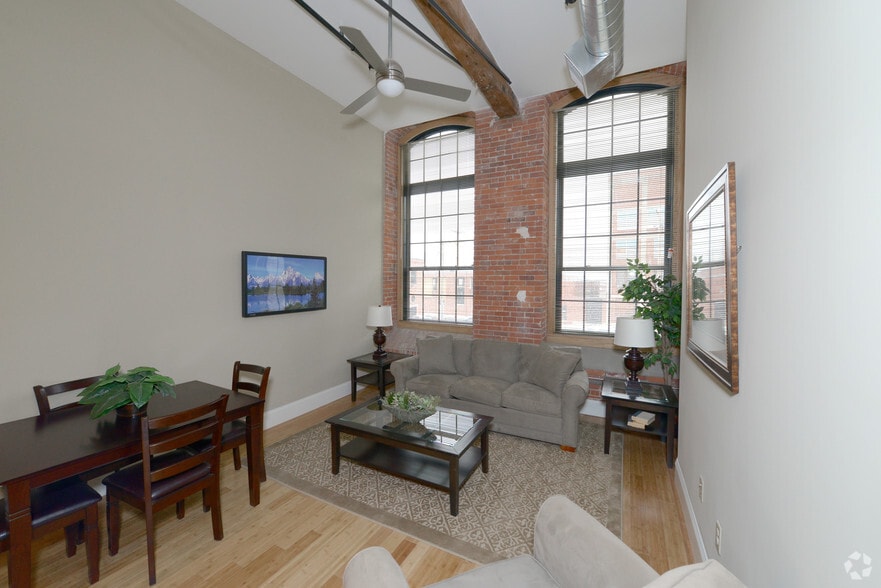More Photos Of 12 Eagle St, Providence Apartments For Lease