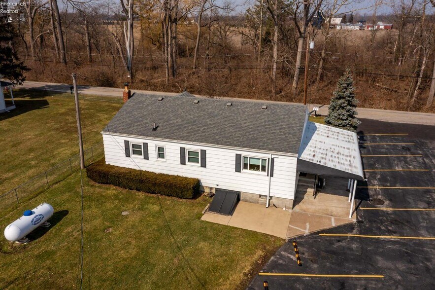More Photos Of 5414 Homegardner Rd, Castalia Apartments For Sale