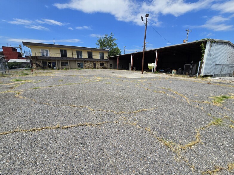 More Photos Of 2240 Deadrick Ave, Memphis Office For Sale