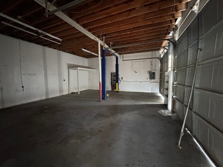 More Photos Of 89 Sr 471, Sumterville Service Station For Lease