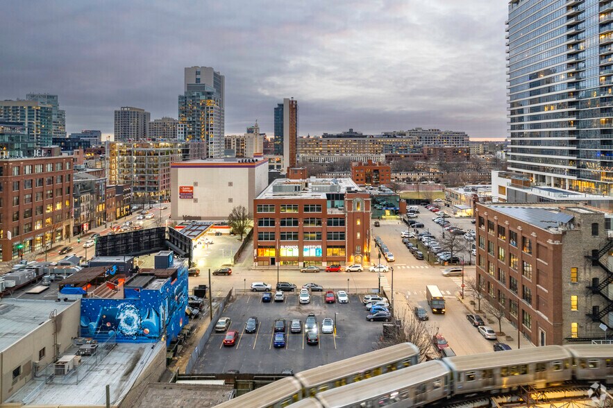 More Photos Of 820 N Orleans St, Chicago Office For Lease