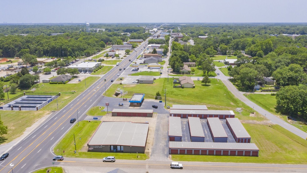 More Photos Of 721 N McKenzie St, Foley Self Storage For Sale