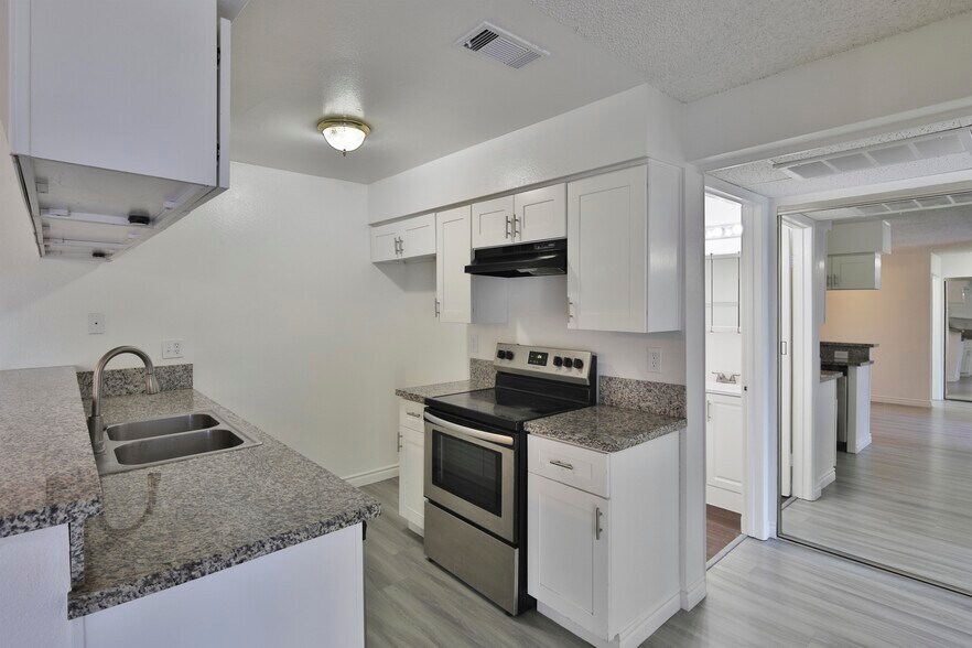 More Photos Of 13266 Foothill Blvd, Sylmar Apartments For Sale