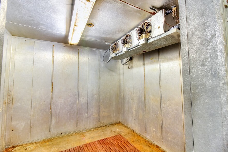 More Photos Of 2214 Mangum Rd, Houston Storefront Retail Office For Lease