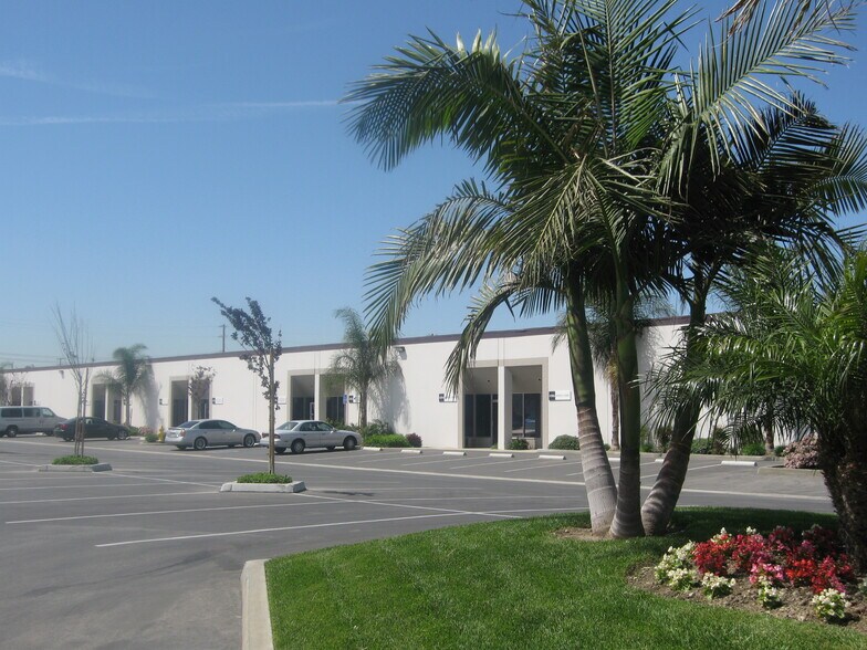 More Photos Of 4362-4388 E La Palma Ave, Anaheim Warehouse For Lease