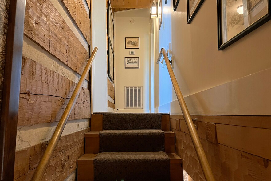 More Photos Of 81 Steele Rd, Franklin Office For Lease