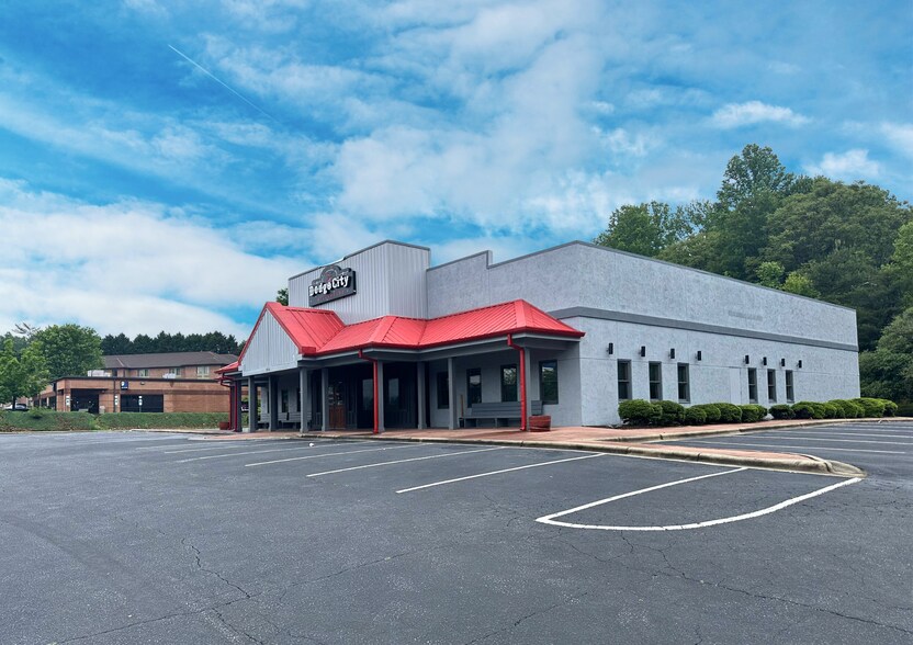 Primary Photo Of 954 Blowing Rock Blvd, Lenoir Restaurant For Sale