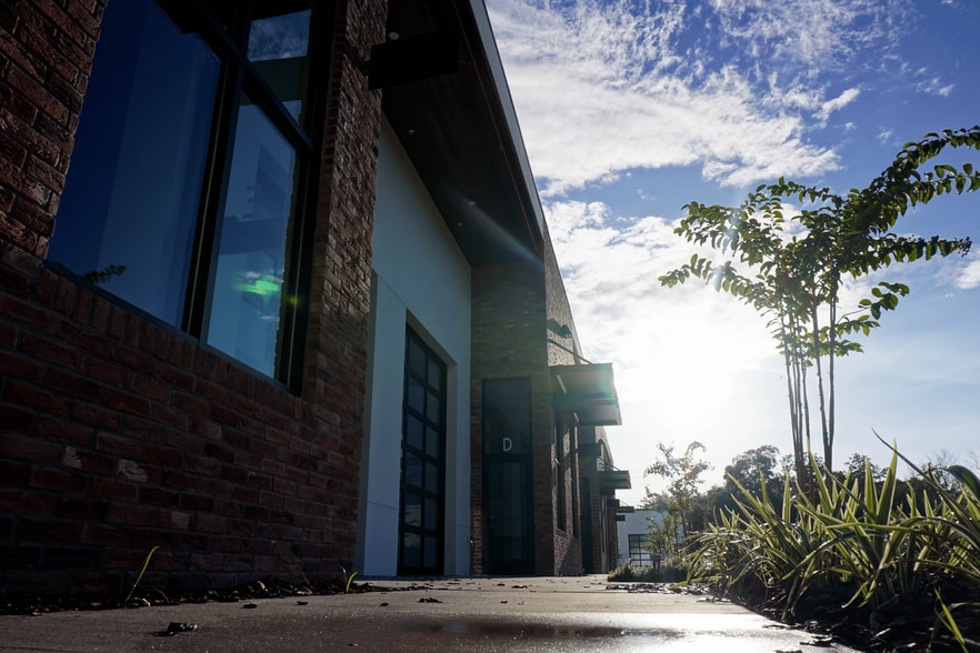 More Photos Of 771 Garden Commerce, Winter Garden Research And Development For Lease