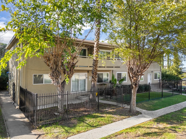 More Photos Of 3126 Lone Tree Way, Antioch Apartments For Sale