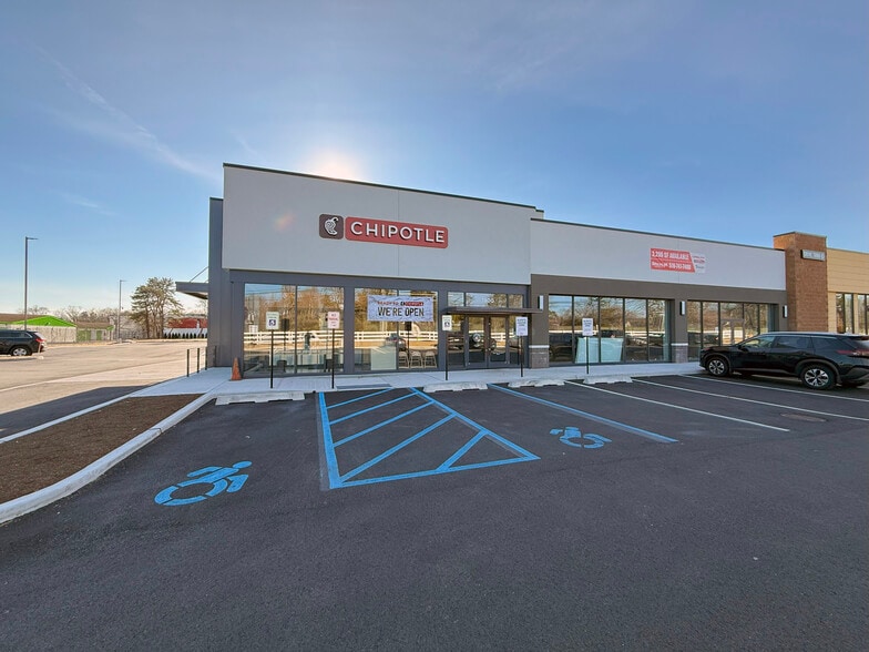 More Photos Of 1900 Veterans Memorial Hwy, Islandia General Retail For Lease