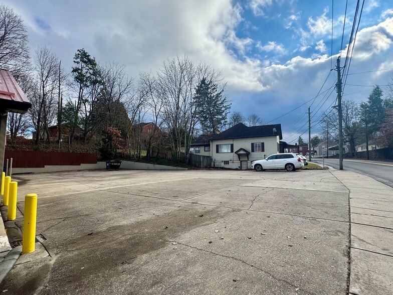 More Photos Of 715 N Kanawha St, Beckley Freestanding For Lease