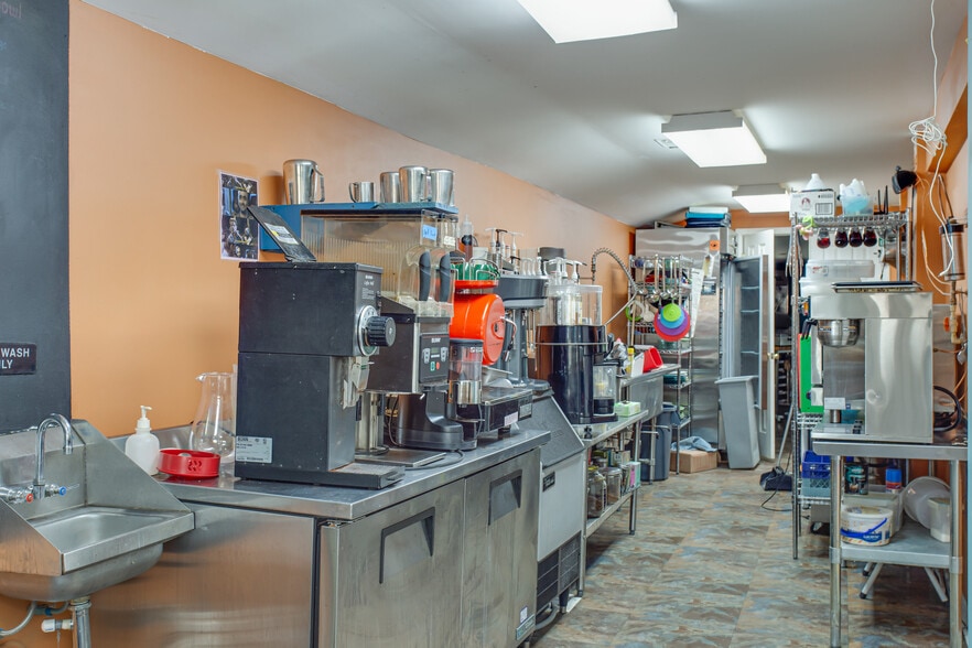 More Photos Of 12133 Neale Sound Dr, Cobb Island Restaurant For Sale