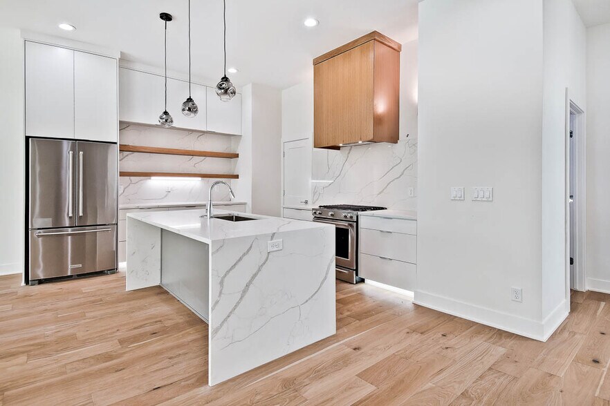 More Photos Of 204 9th St, Bentonville Apartments For Sale