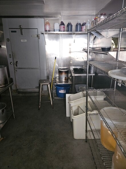 More Photos Of 4000-4010 Lincoln Blvd, Marina Del Rey Unknown For Lease