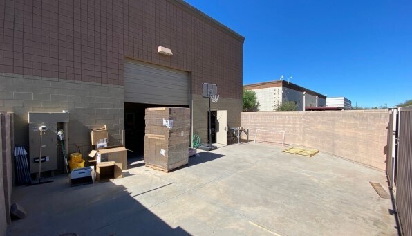 More Photos Of 219 S William Dillard Dr, Gilbert Warehouse For Sale
