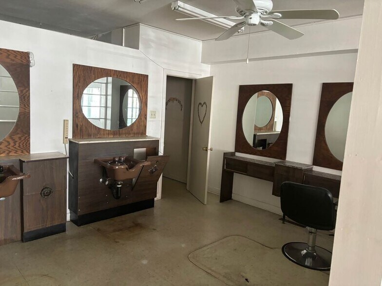 More Photos Of 73-77 Connecticut Blvd, East Hartford Freestanding For Lease